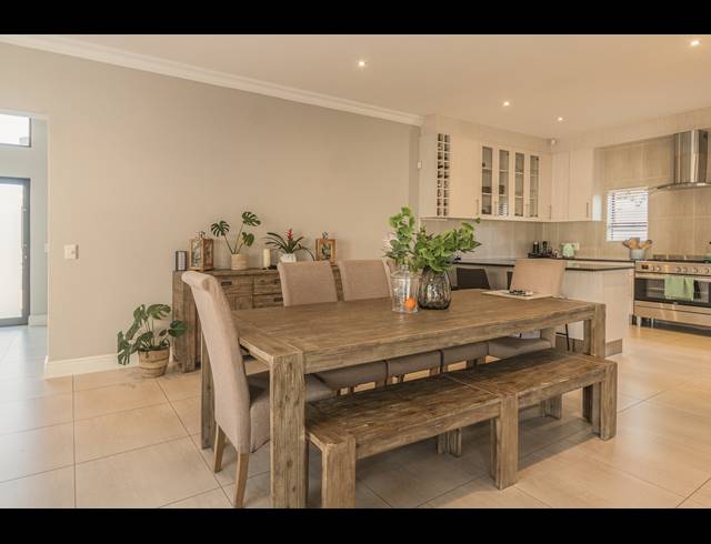 4 BEDROOM FREEHOLD FOR SALE IN PARKLANDS NORTH